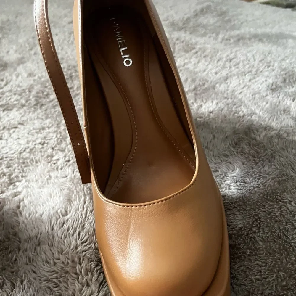 DAMELIO Footwear Rayva Heel Camel size 8.5